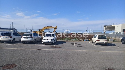 Foto Capannone industriale a Pisa Ospedaletto di 1400 m² con 1 locali