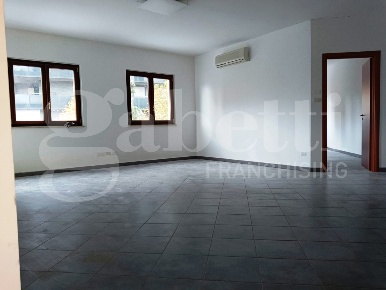 Foto Ufficio in Via Adige 12, Rende Roges di 80 m² con 2 locali in affitto