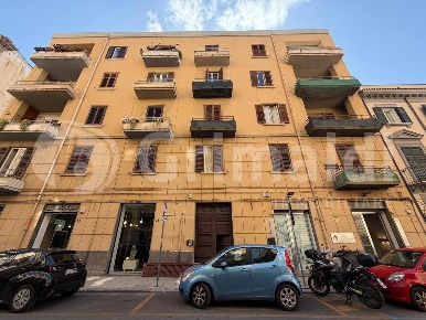 Foto Appartamento in Via Villaermosa 26, Palermo di 212 m² con 7 locali