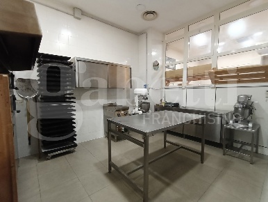 Foto Negozio in Via Santa Barbara 36, Nettuno Centro di 55 m² in affitto