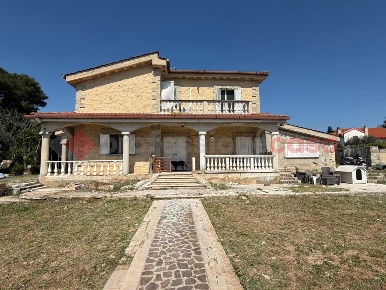Foto Villa singola in Viale marcus 31, Statte di 220 m² con 4 locali