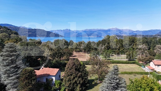 Foto Appartamento in Via degli alpini 880, Ispra Centro di 66 m² in vendita