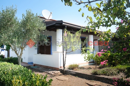 Foto Casa indipendente in Via del Cardo 54, Lipari di 90 m² con 3 locali