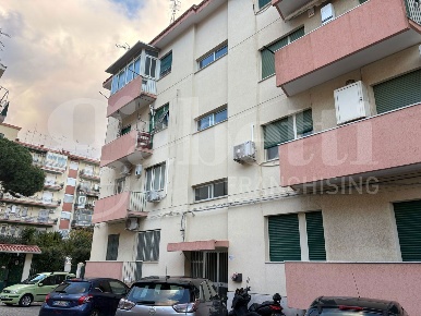 Foto Appartamento in Via Del Carmine 29, Messina Minissale di 90 m²
