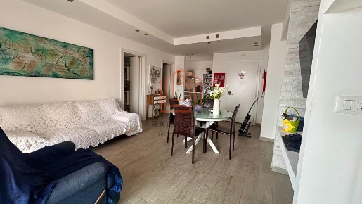 Foto Appartamento in Via Geminiani, Latina Q5 di 97 m² con 4 locali