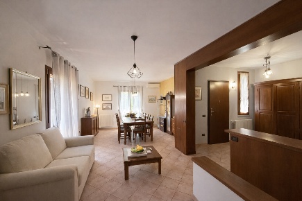 Foto Villa a schiera a Calci Centro di 220 m² con 9 locali in vendita