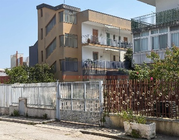 Foto Appartamento in via bergamo  2b, Modugno di 100 m² con 4 locali
