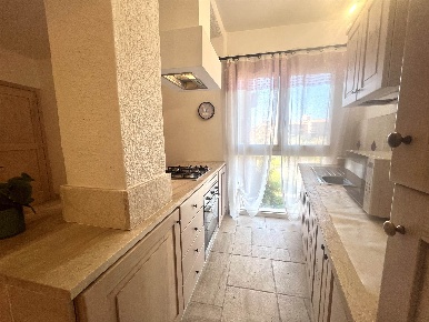 Foto Appartamento in Via Don Vico, La Maddalena di 75 m² con 4 locali