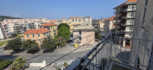 Foto Appartamento a Savona Legino, Zinola, Fornaci di 100 m² con 5 locali