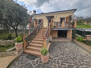 Foto Casa indipendente a San Severino Marche Centro di 115 m² con 5 locali