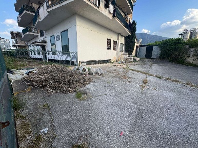 Foto Attività commerciale in VIA SOMMA, Sant'Anastasia Centro di 320 m²