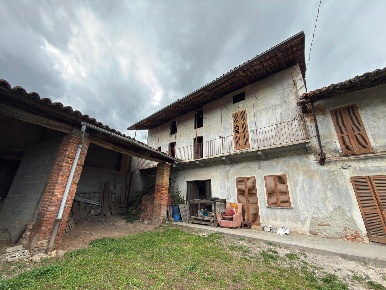 Foto Appartamento in Via Gorizia  6, Benna di 110 m² con 8 locali
