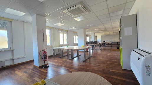 Foto Ufficio a Iglesias Centro di 210 m² con 10 locali in vendita
