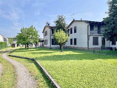 Foto Villa a schiera a Borgo Virgilio Pioppelle di 235 m² con 6 locali