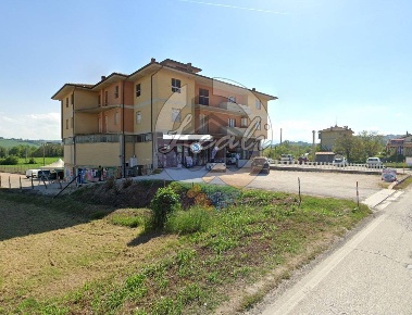 Foto Appartamento in Viale della Repubblica 11, Falerone Centro di 407 m²
