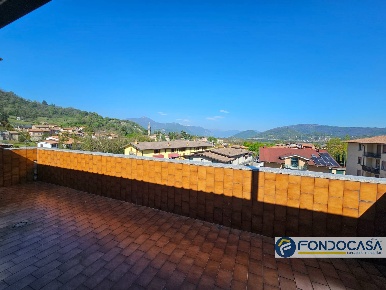 Foto Appartamento in Via V. Bellini, Castelli Calepio di 104 m² in vendita
