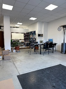 Foto Locale commerciale a Cagliari San Michele di 400 m² con 4 locali