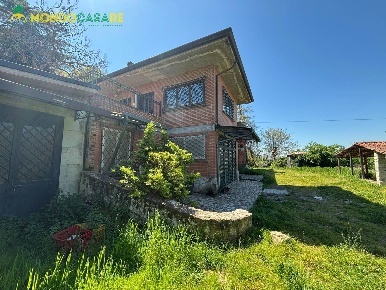 Foto Villa unifamiliare in strada degli inglesi, Fara in Sabina di 160 m²