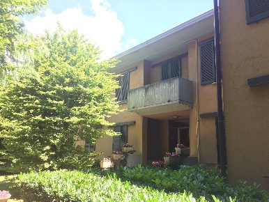 Foto Appartamento in viale gavazzi, Canzo di 100 m² con 4 locali in vendita