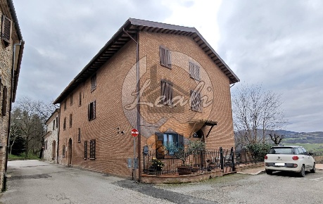 Foto Case semi ndipendenti in VIA CAVOUR 13, Belforte del Chienti di 410 m²