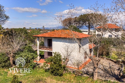 Foto Villa unifamiliare in via Selciatella, Aprilia di 143 m² con 3 locali