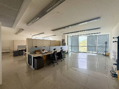 Foto Ufficio a Venezia Cipressina di 275 m² con 7 locali in affitto