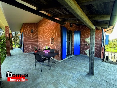 Foto Villa a schiera a Ferrara Cona di 220 m² con 8 locali in vendita