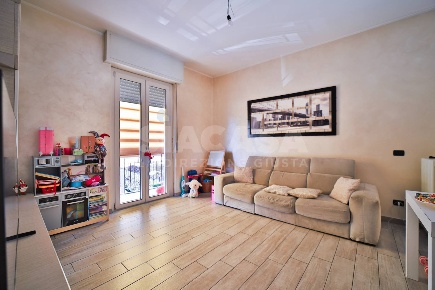 Foto Appartamento in Via Garibaldi 8, Busnago di 90 m² con 3 locali