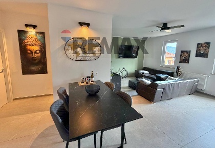 Foto Appartamento in Via Castello 84, Porto Valtravaglia Centro di 129 m²