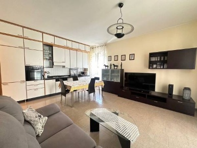 Foto Appartamento in Via Ponte Di Legno 2, Milano di 85 m² con 3 locali