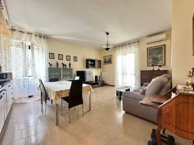 Foto Appartamento in Via Ponte Di Legno 2, Milano di 85 m² con 3 locali