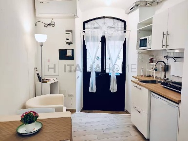 Foto Appartamento in Via Dei Genovesi, Cagliari Castello di 25 m²