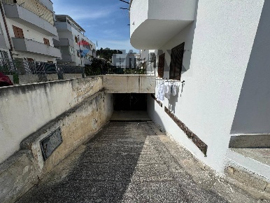 Foto Posti auto in Via Salvemini 2a, Vieste Centro di 41 m² con 1 locali