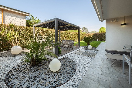 Foto Appartamento in Via Adamello 12, Carugate di 109 m² con 3 locali