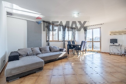 Foto Attico in VIA ARPINO 59, Roma Centocelle di 104 m² con 3 locali