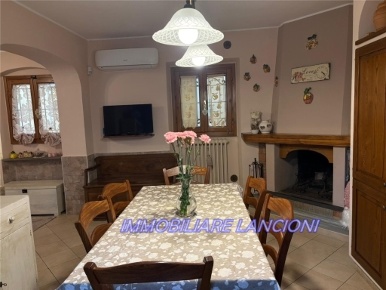 Foto Villa unifamiliare in VIA XXIV MAGGIO, Lastra a Signa Centro di 77 m²