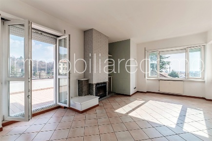 Foto Appartamento in Via Giovane Italia, Como Albate - Muggiò di 135 m²