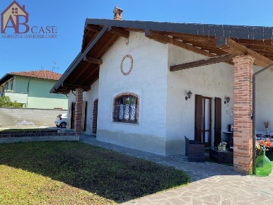 Foto Villa unifamiliare in Via mazzini, Gambolò Centro di 160 m² in vendita