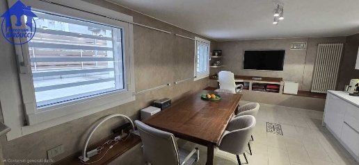 Foto Villa bifamiliare a Rimini di 180 m² con 7 locali in vendita