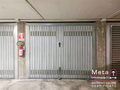 Foto Box in via Cassinari, Milano Santa Giulia di 15 m² in affitto