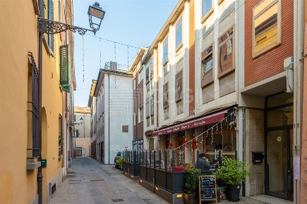 Foto Ufficio a Imola di 1034 m² in vendita