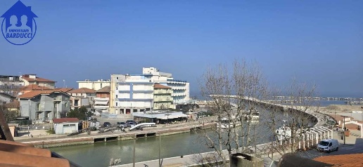 Foto Villa a schiera a Bellaria-Igea Marina di 170 m² con 6 locali
