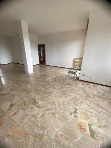 Foto Appartamento a Piacenza Besurica di 131 m² con 8 locali in vendita