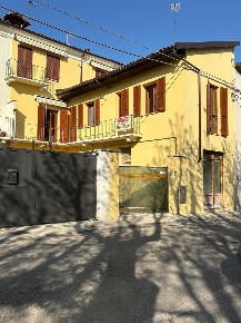 Foto Case semi ndipendenti in BALUARDO PALESTRO, San Damiano d'Asti Centro