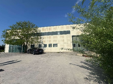 Foto Capannone industriale a Rosolina Centro di 412 m² con 1 locali