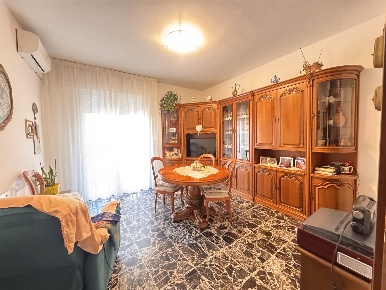 Foto Appartamento a Chioggia Sottomarina di 80 m² con 6 locali in affitto