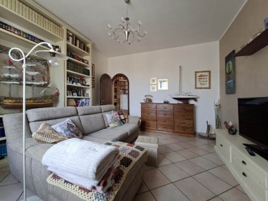 Foto Appartamento a Cecina Cecina Centro di 87 m² con 3 locali in vendita