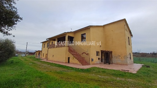 Foto Villa a schiera in via Lago Trasimeno 2, Torrita di Siena di 402 m²