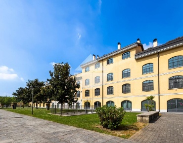 Foto Appartamento in Alzaia Naviglio Pavese, Milano di 125 m² con 4 locali