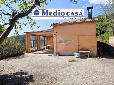 Foto Casa indipendente in Via del Ciglio, Lariano di 80 m² con 8 locali